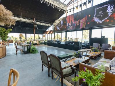 Evento de Virginia em Goiânia coloca estética de Vini Jr. no centro do debate nacional
