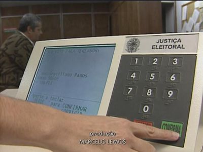 Urna eletrônica completa 30 anos e transforma voto no Brasil