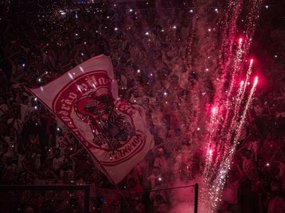 Bonde do Tigrão mobiliza mais de dez ônibus para jogo do Vila Nova em Ribeirão Preto