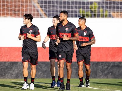 Atlético-GO admite salários atrasados e presidente cita R$ 16 milhões a receber