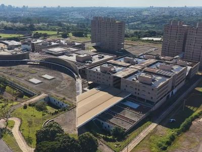 Briga judicial atrapalha ocupação do Centro Administrativo do DF; Goiânia reflete sobre obras inacabadas