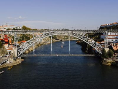 Vila Nova goleia Ponte Preta por 6 a 0 e assume melhor ataque da Série B