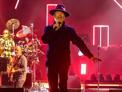 Jamiroquai levanta público com groove no Rock in Rio