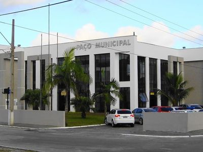 Prefeitura de Matinhos abre concurso com salários de até R$ 20 mil
