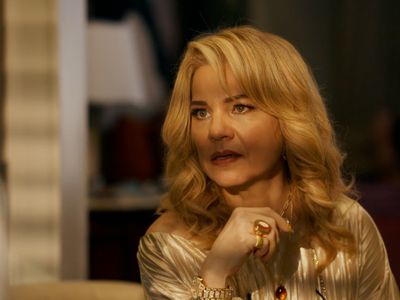 Pilar recruta Tom para vingança contra Adriana em 'Quem Ama Cuida'