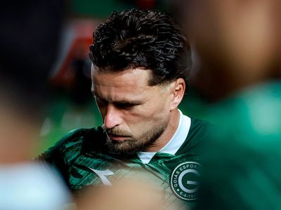 Goiás empata com Náutico na Serrinha e vê G-6 mais distante na Série B