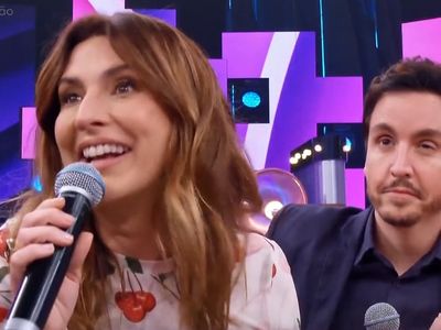 Elenco de Sandy & Junior se reencontra no Caldeirão e revive adolescência na TV