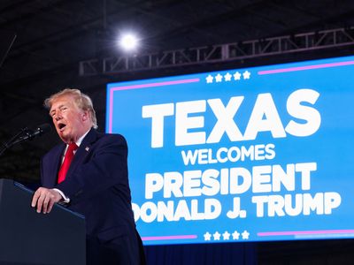 Trump acusa Brasil de fraude eleitoral sem provas em comício no Texas