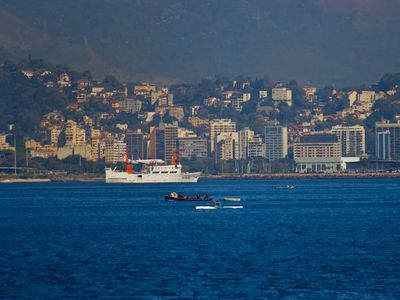 Tensão no Vidigal: 200 turistas retidos