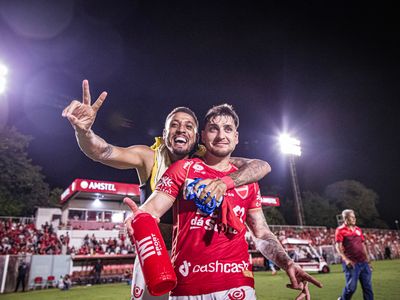 Vila Nova bate Londrina no OBA e abre três pontos na liderança da Série B
