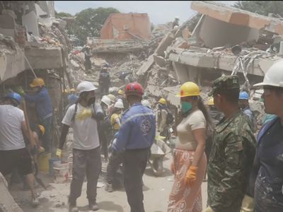 Terremoto na Colômbia: bombeiros correm contra relógio para achar sobreviventes