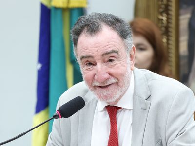 Lula avalia indicar Patrus Ananias como candidato do PT ao governo de Minas Gerais em 2026