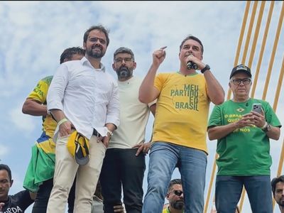 Flávio Bolsonaro cumpre agenda de campanha no Pará e no Amazonas