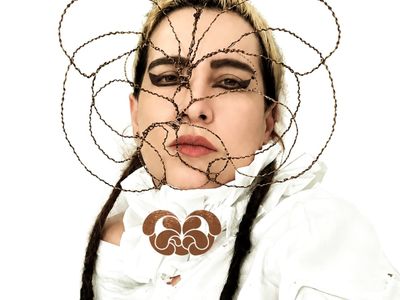 Rebeca Matta lança 'Pélvica', primeiro álbum em 13 anos