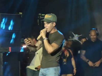 Zé Vaqueiro é atingido por drone em show no interior do Amazonas