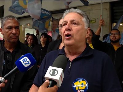 Garotinho promete tecnologia no ensino médio e revitalização da Saara em campanha no Rio