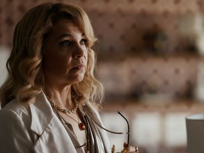 Pilar propõe sociedade a César e leva invertida em Quem Ama Cuida