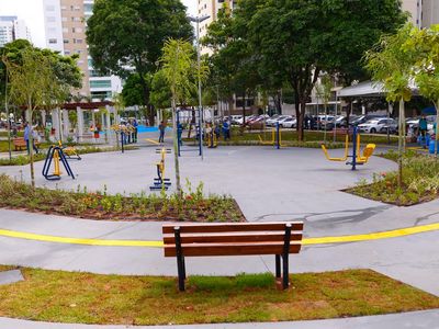 Lei sancionada por Mabel autoriza venda de nomes de praças e parques em Goiânia