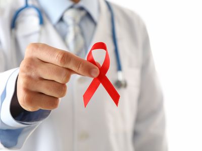 Ciência avança na busca da cura do HIV, mas tratamento amplo ainda é desafio