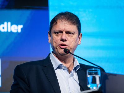 Tarcísio de Freitas concorre à reeleição em SP com número 10 na urna