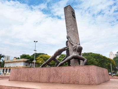 Monumento às Três Raças simboliza formação cultural de Goiânia