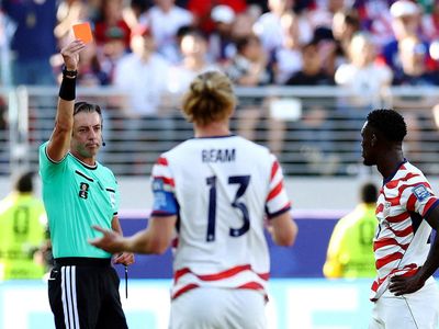 VAR, IA e sensores: tecnologia divide opiniões no futebol goiano
